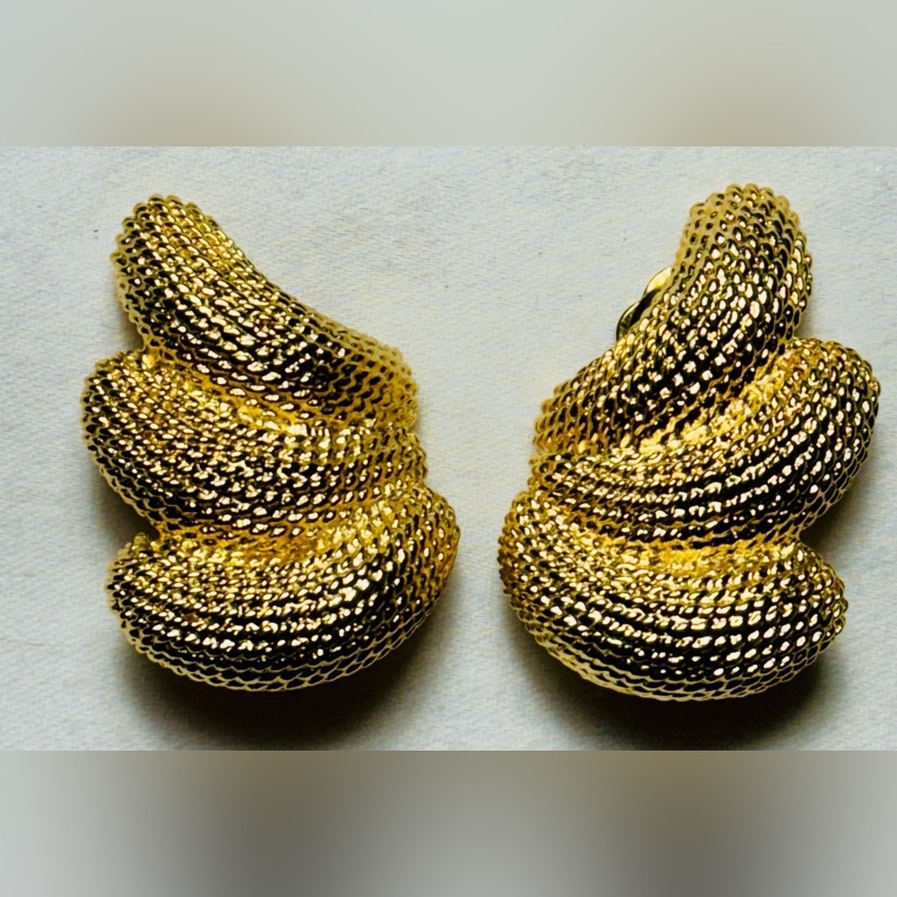 Vintage Textured Clip-on Earrings